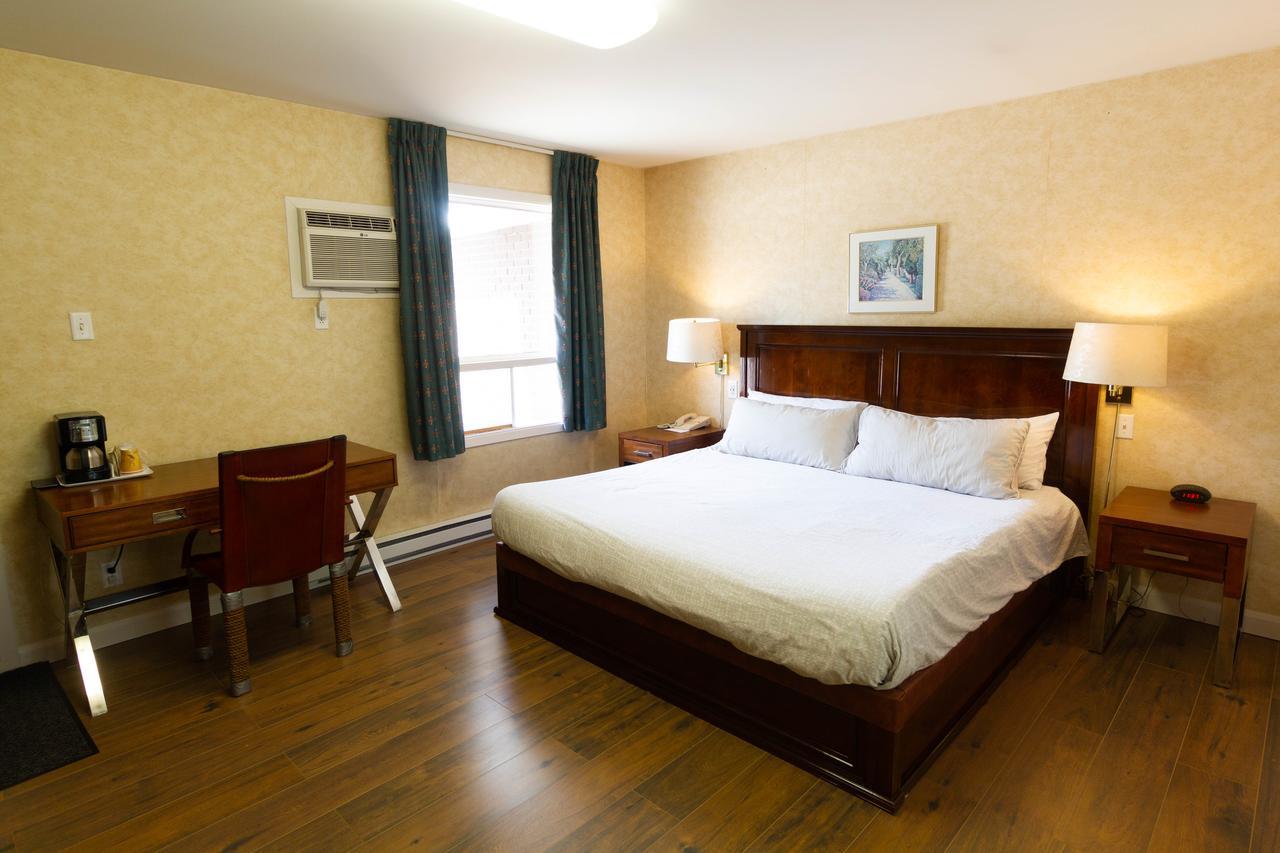 Auberge La Rocaille Shawinigan Exterior photo