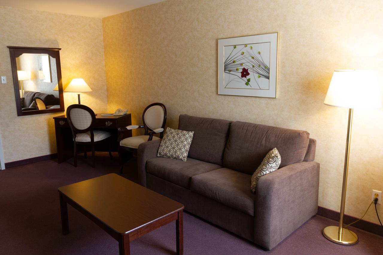 Auberge La Rocaille Shawinigan Exterior photo