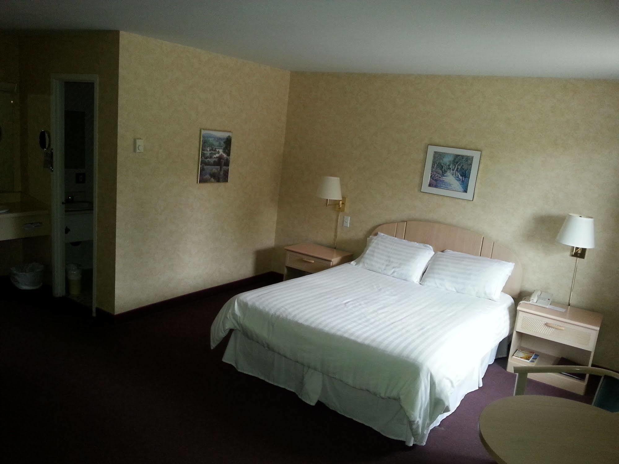 Auberge La Rocaille Shawinigan Exterior photo